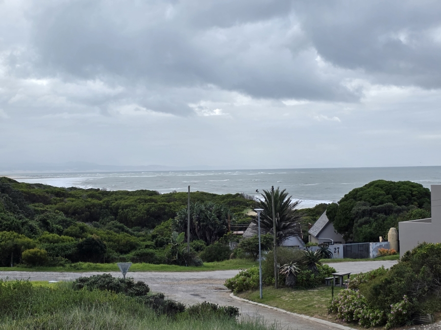 4 Bedroom Property for Sale in Paradise Beach Eastern Cape